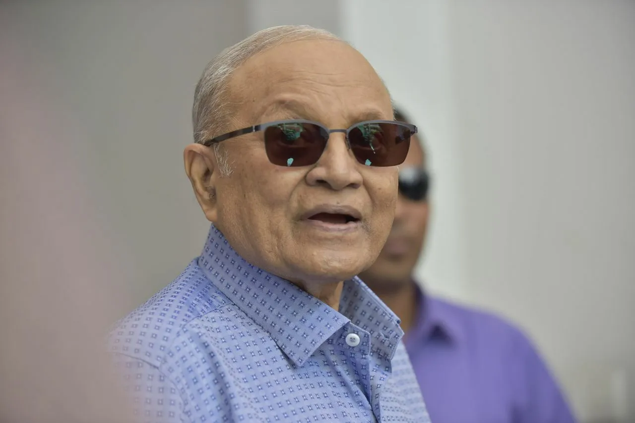 ރައީސް މައުމޫން ވެސް މާދަމާ ޢީދު ސަލާމް ކުރައްވަނީ!