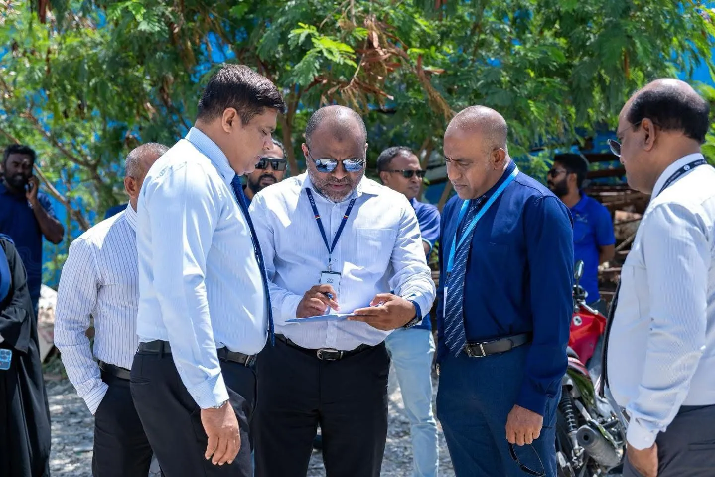 ސަރުކާރުގެ ޓެކްސީ ލައިންގެ ވެހިކަލްތަކަށް ބިމެއް ހަމަޖައްސައިފި