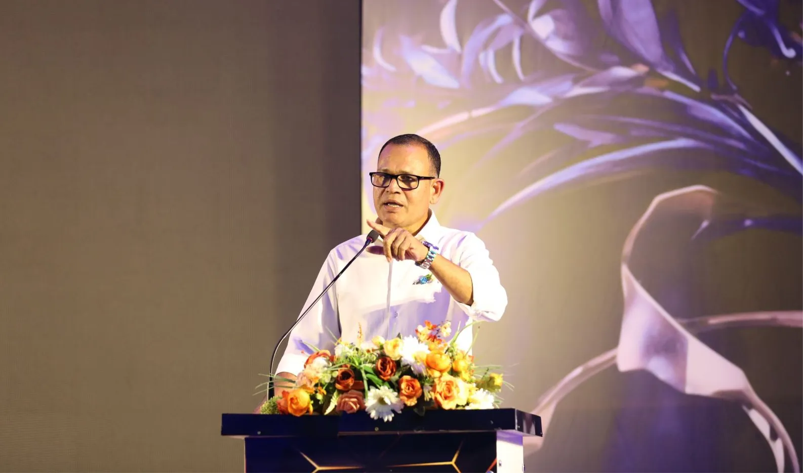 ކައުންސިލްތައް ޖަވާބުދާރީ ކުރުމަށް ރައްޔިތުންނަށް ލިބިފައިވާ ބާރުގެ ބޭނުން ކުރައްވާ: އާދަމް ޝަރީފް