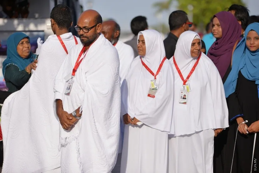 މިފަހަރު 6373 ވުރެ ގިނަ މީހުން އުމްރާގެ އަޅުކަމަށް މައްކާއަށް ގޮސްފައިވޭ: ވަޒީރު