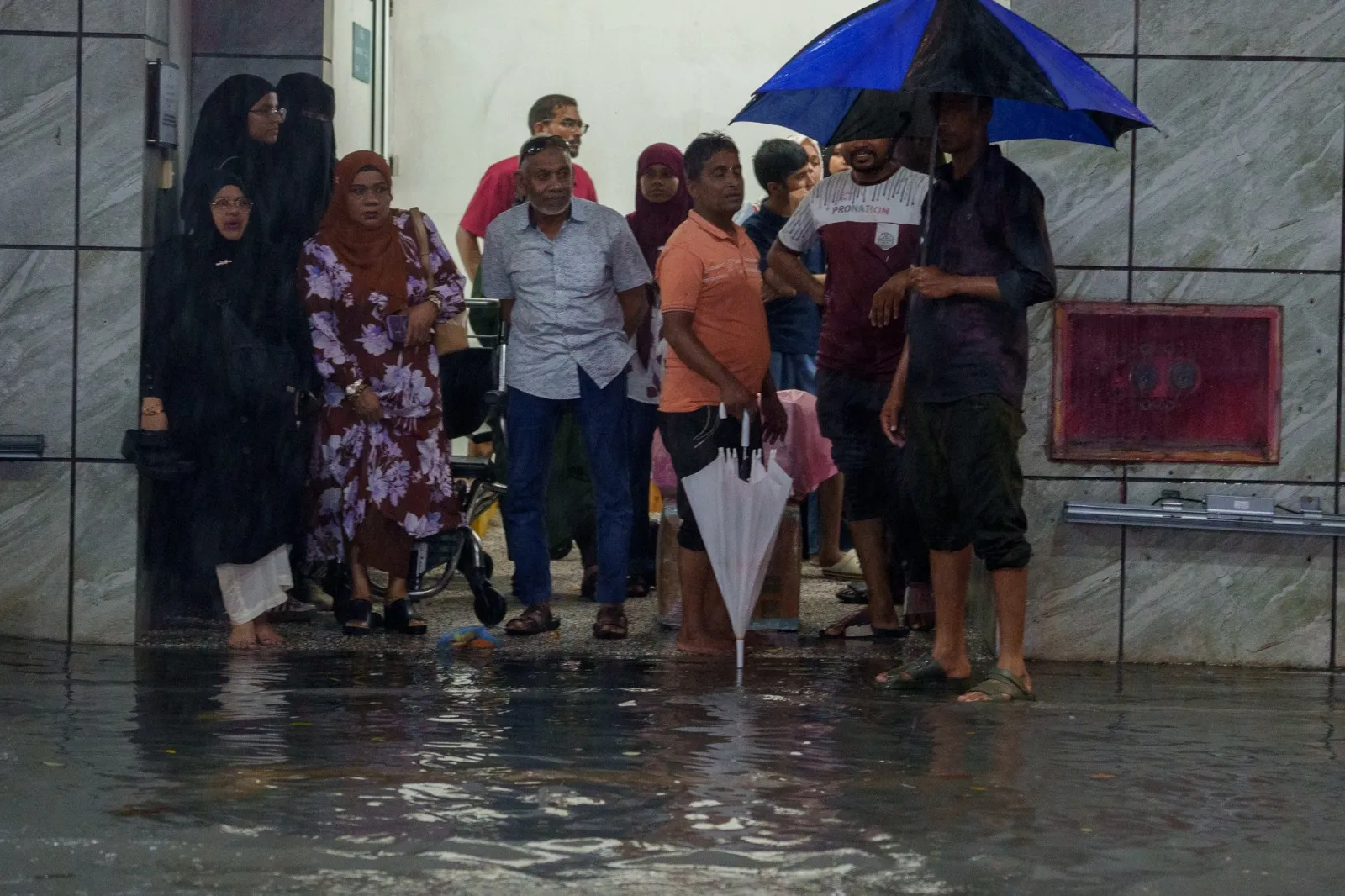 ރޭ ކުރި ވިއްސާރައިގަ މާލޭގެ 80 އަށްވުރެ ގިނަ ތަންތަނަށް ފެންވަދެގެން ރިޕޯޓުކުރި