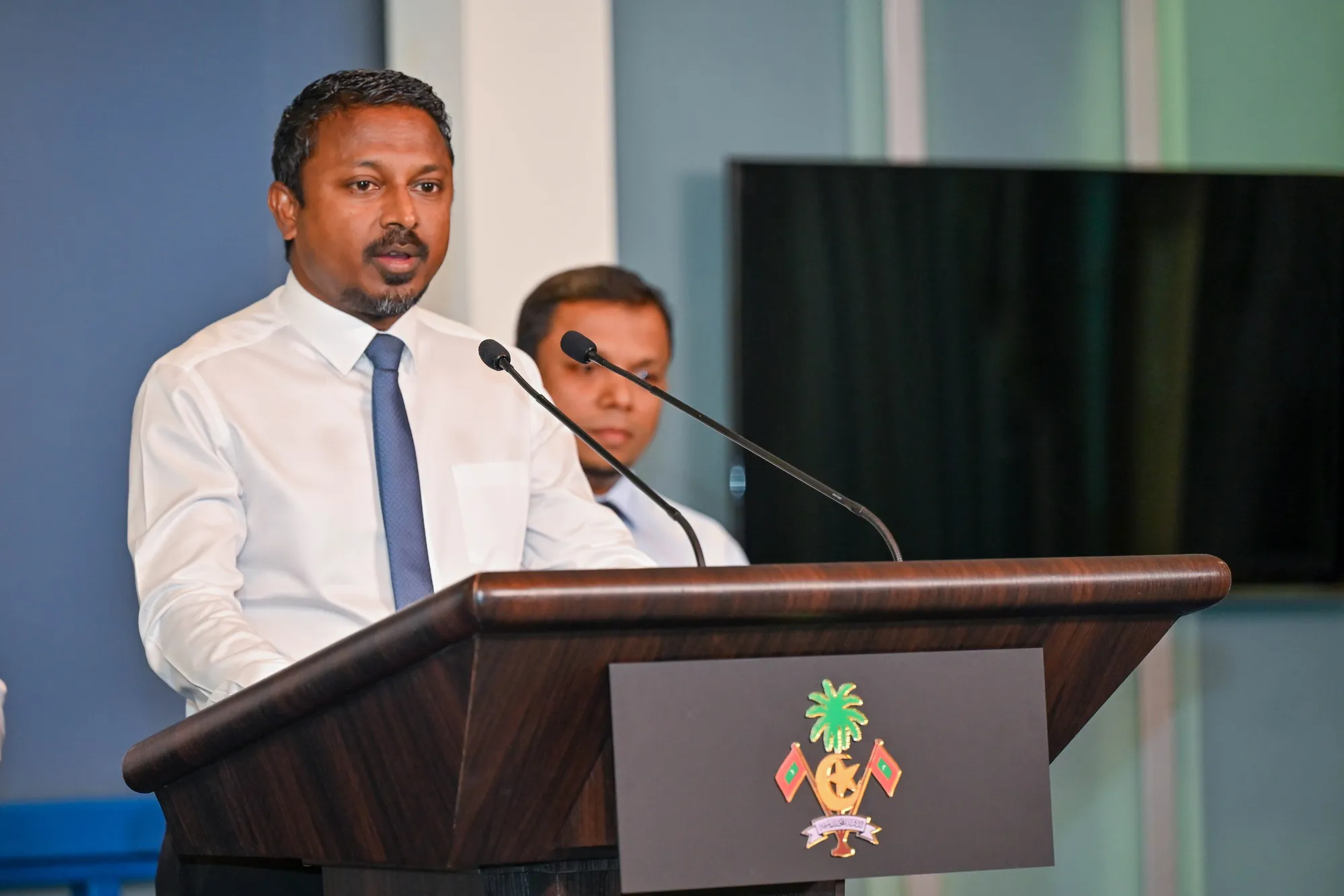 ޑޮލަރުން އާމްދަނީ ލިބޭ ކުންފުނިތަކުން ދައުލަތަށް ޑޮލަރު ދައްކަން ލާޒިމްކުރަނީ