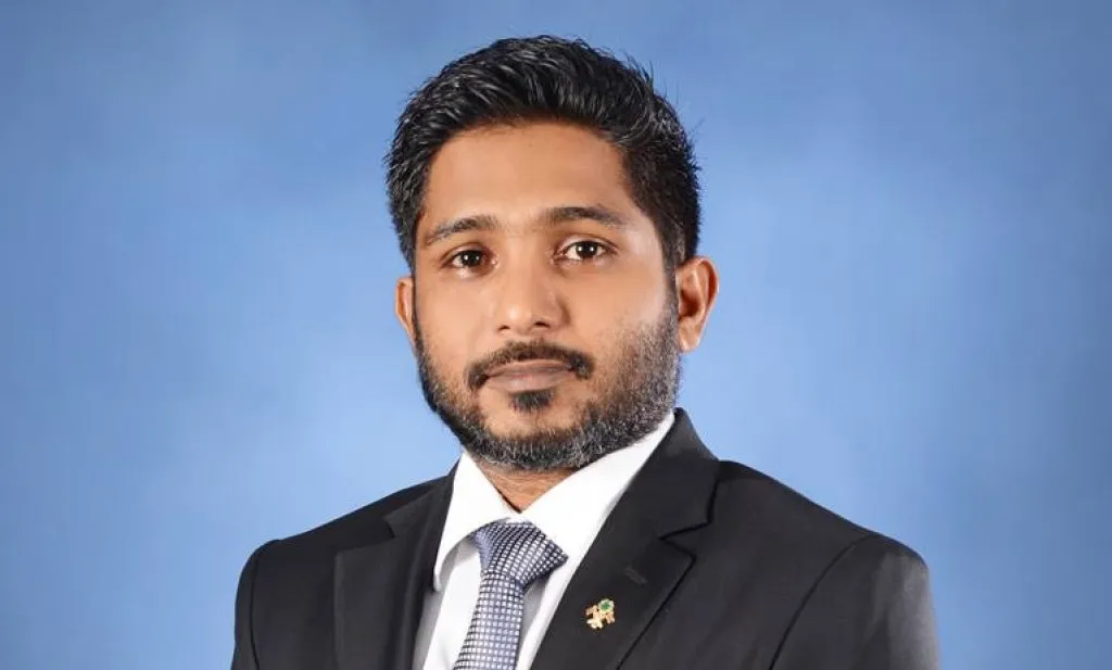 ޤާޒީ ހުސެއިން ފާއިޒް ފަނޑިޔާރުކަމުން ވަކިކުރުމަށް މަޖިލީހަށް ހުށަހަޅަނީ