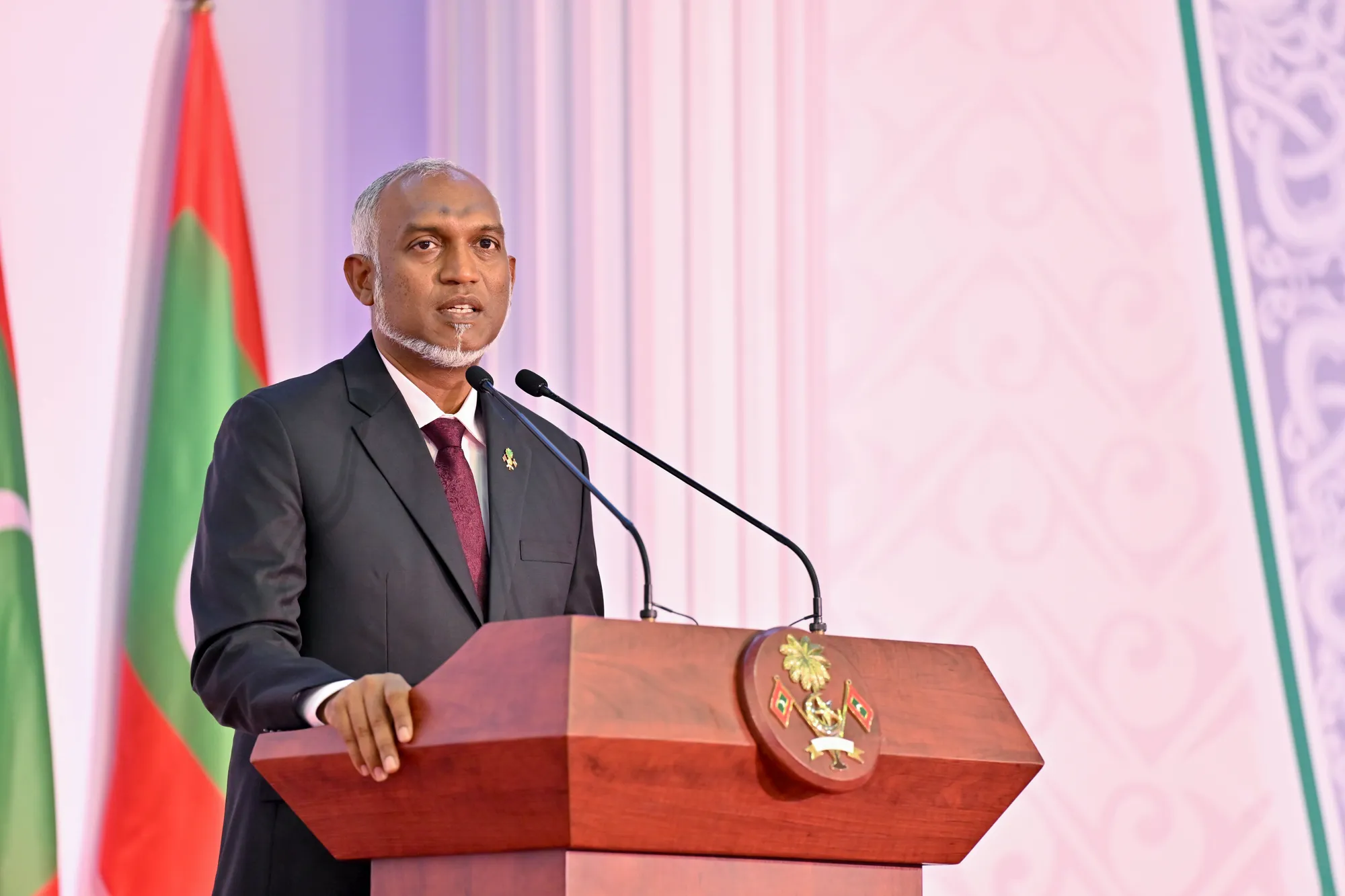 ޖުމްހޫރީ ދުވަހުގެ ރަސްމީ ޖަލްސާ ނޮވެމްބަރު 19 ވަނަ ދުވަހުގެ ރޭ