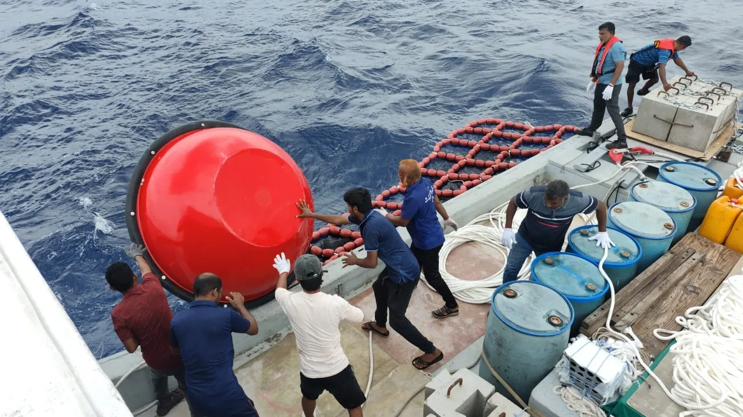 ށ.ފުނަދޫ އިރު އުތުރުން 11.5 މޭލު ބޭރުގައި މިއަދު ދޮށީ ކަނދުފަތި އަޅައިފި