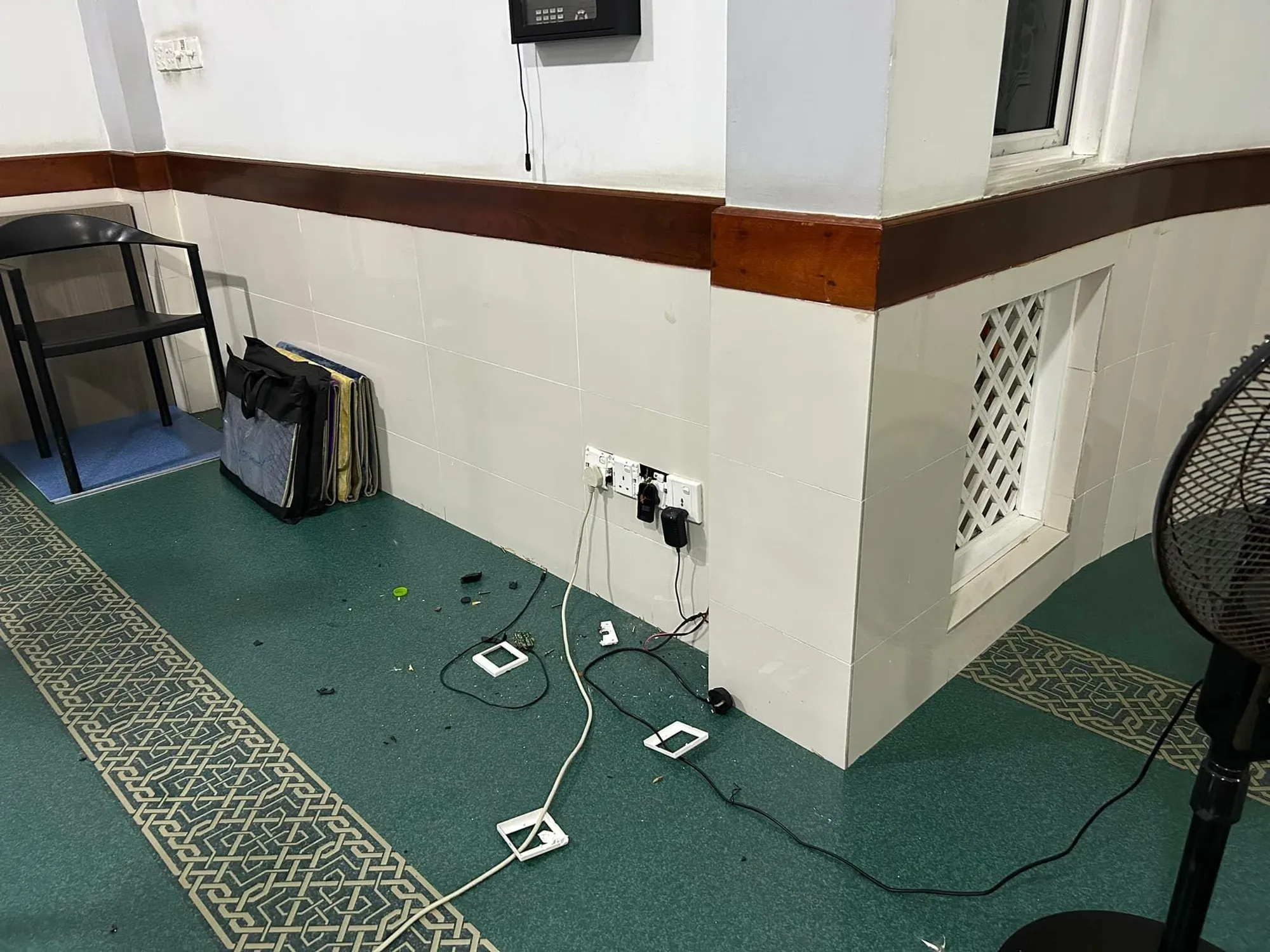 ތަކުރާރުކޮށް ރިޕޯޓް ކުރުމުންވެސް އަޅާނުލި މީހެއް، ފުރުގާން މިސްކިތަށް ގެއްލުންދީފި!