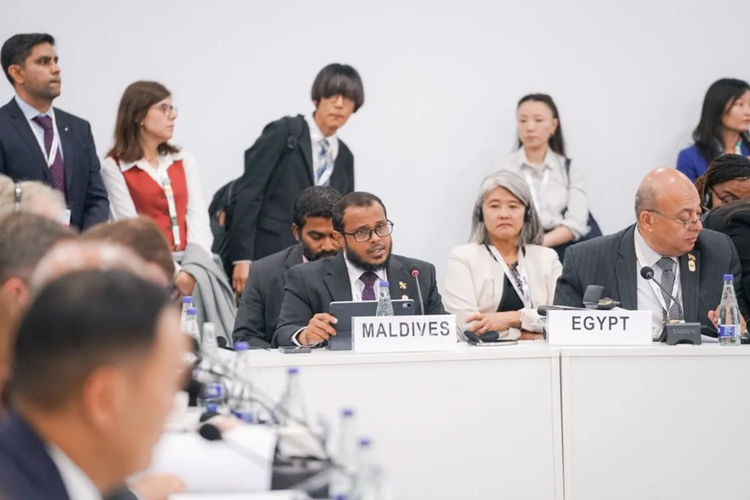 ކުދި ޖަޒީރާ ޤައުމުތަކުގެ ހާލަތަށް ރިއާޔަތްކޮށް ބައިނަލްއަޤްވާމީ ފްރޭމްވަރކްތައް ބައްޓަންކުރުމަށް މިނިސްޓަރ ޢަލީ ޝަރީފް ގޮވާލައްވައިފި
