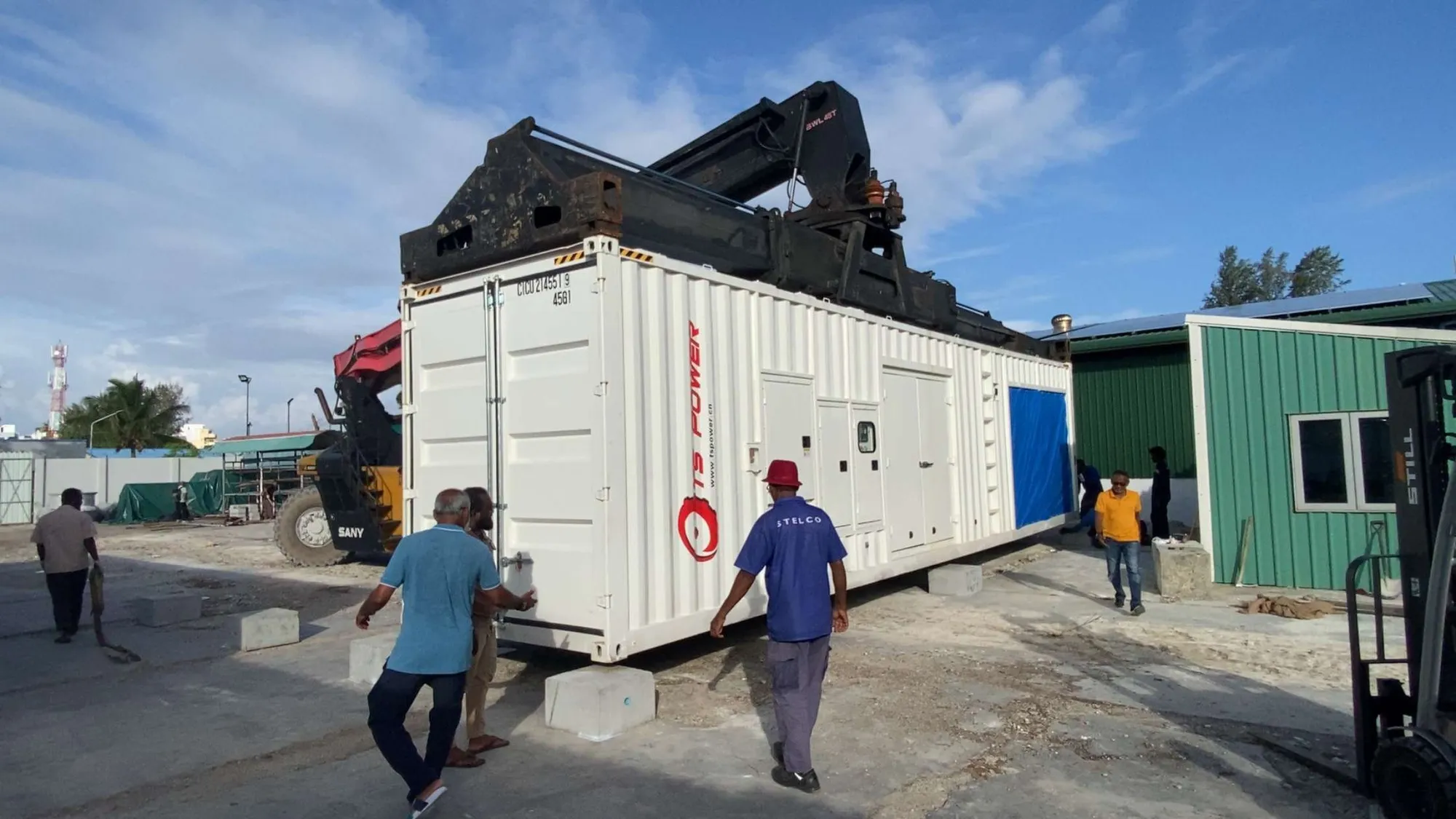 ޕީކު ސީޒަނަށް އަމާޒުކޮށް ސްޓެކްލޯއިން ދެ ޖަނަރޭޓަރު ސެޓު ގެނެސްފި