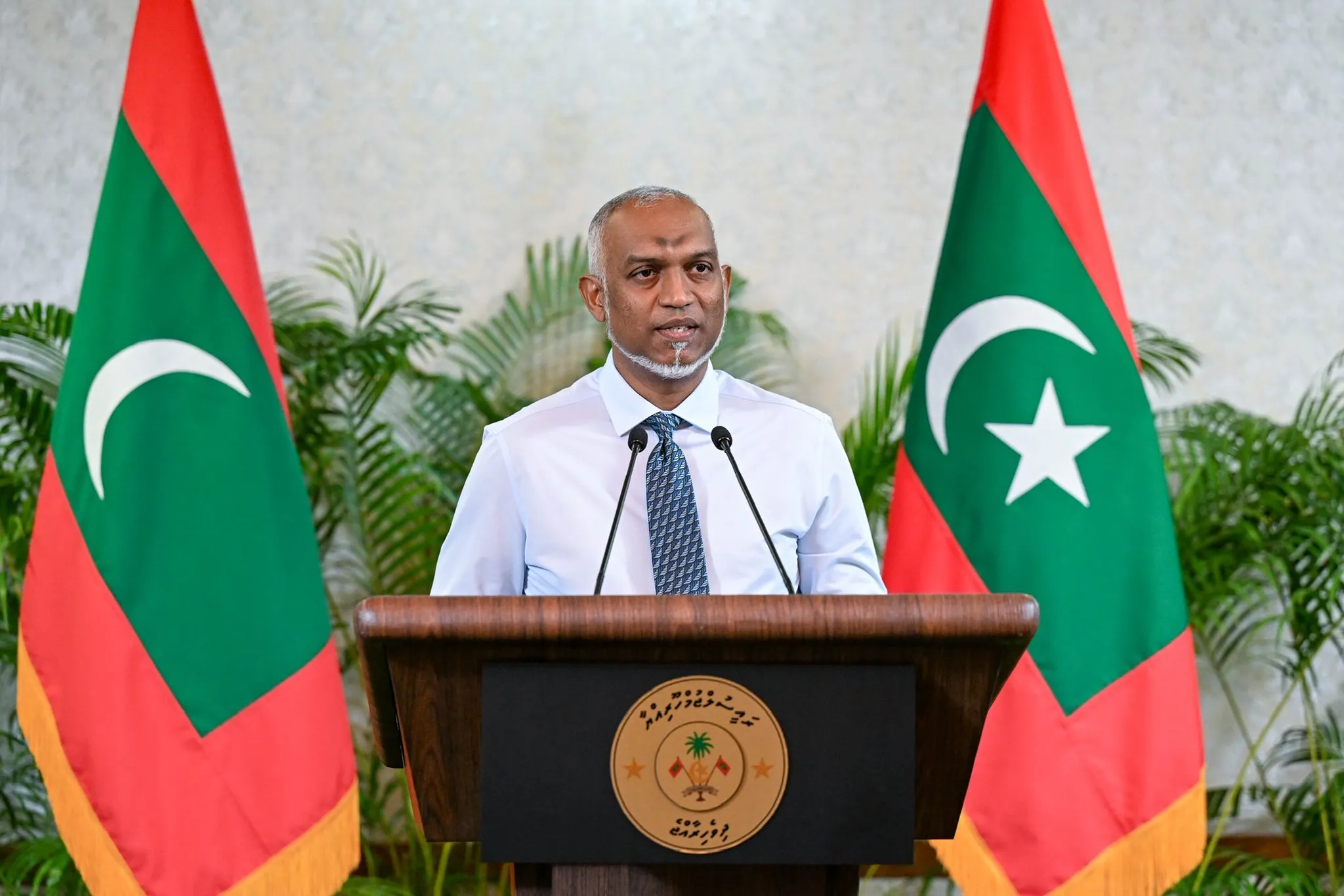 ވަޒީފާދޭނީ، ތަޢުލީމީ ފެންވަރާއި ތަޖުރިބާއަށް ބަލައިގެން ކަމުގައި ރައީސުލްޖުމްހޫރިއްޔާ ވިދާޅުވެއްޖެ