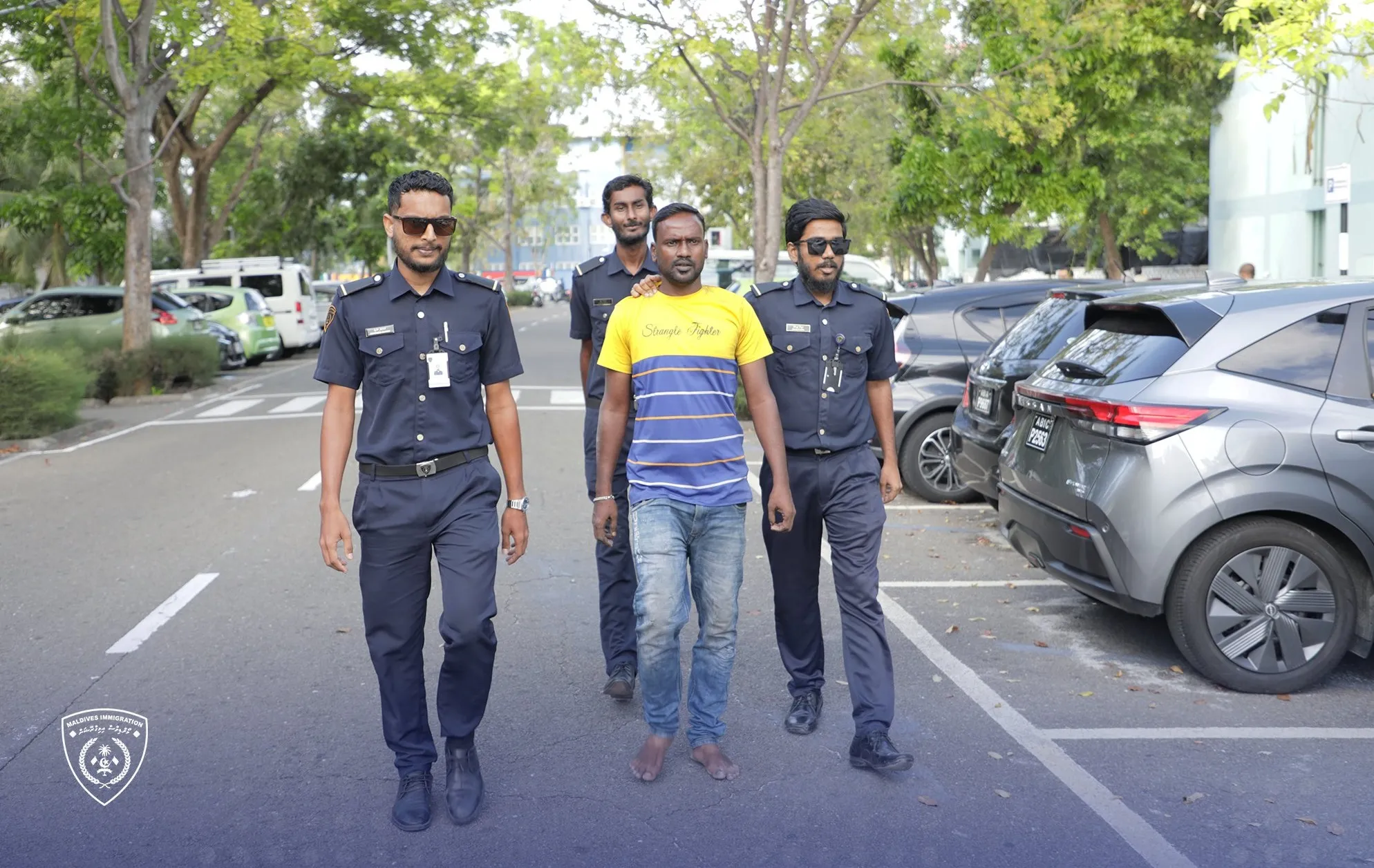 އިމިގްރޭޝަނުގެ މިފަހަރުގެ ރެއިޑް، ގަވާއިދާ ހިލާފަށް ވެހިކަލް ދޮންނަ ބިދޭސީންނަށް