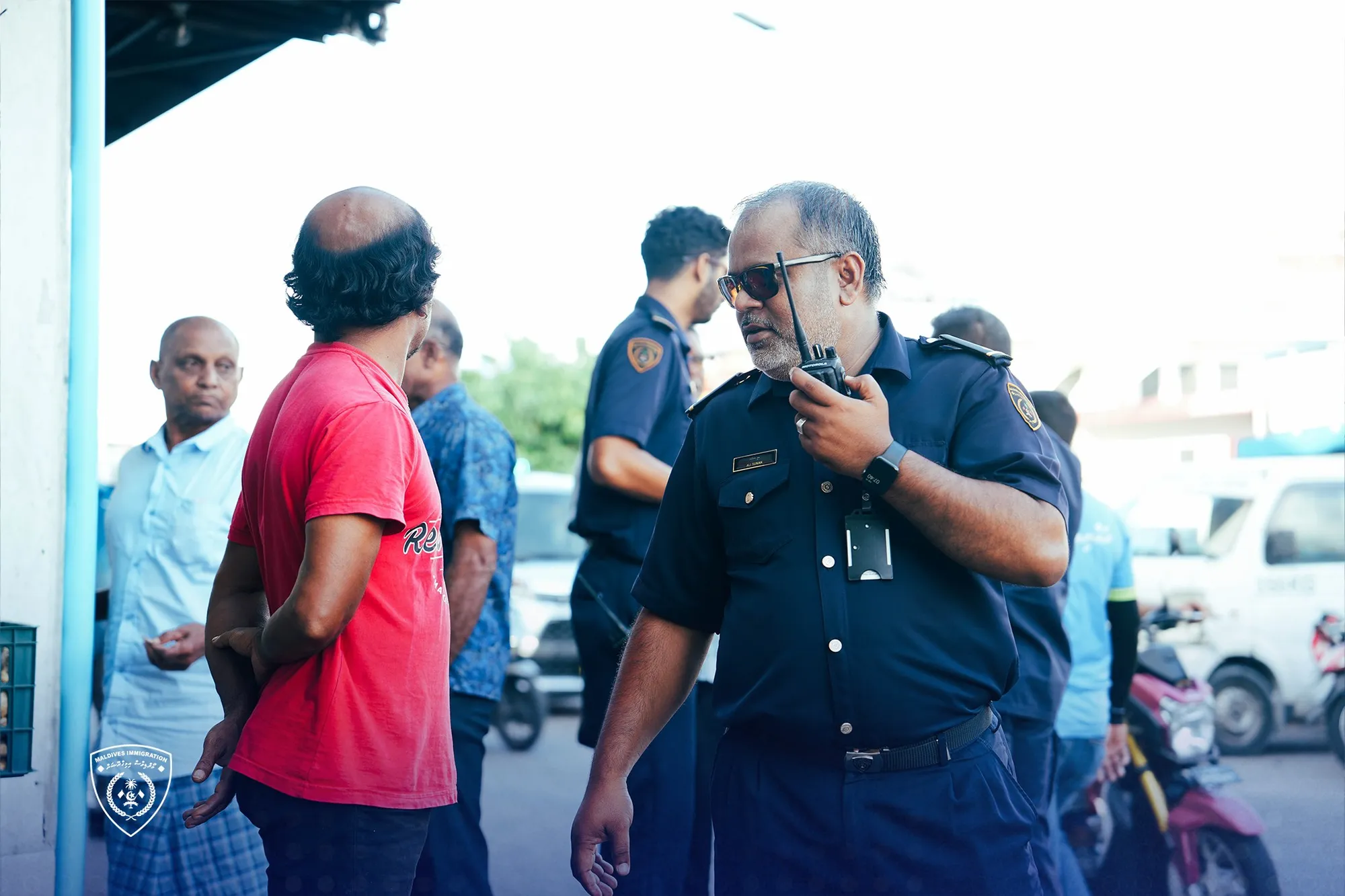 މާރުކޭޓް ސަރަހައްދުން ގިނަ އަދަދެއްގެ ބިދޭސީން އިމިގްރޭޝަނުގެ ބެލުމުގެ ދަށަށް!