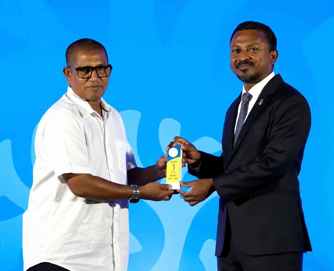 މުހައްމަދު މޫސާއަށް އެވޯޑް ހަވާލުކޮށްދެއްވަނީ..