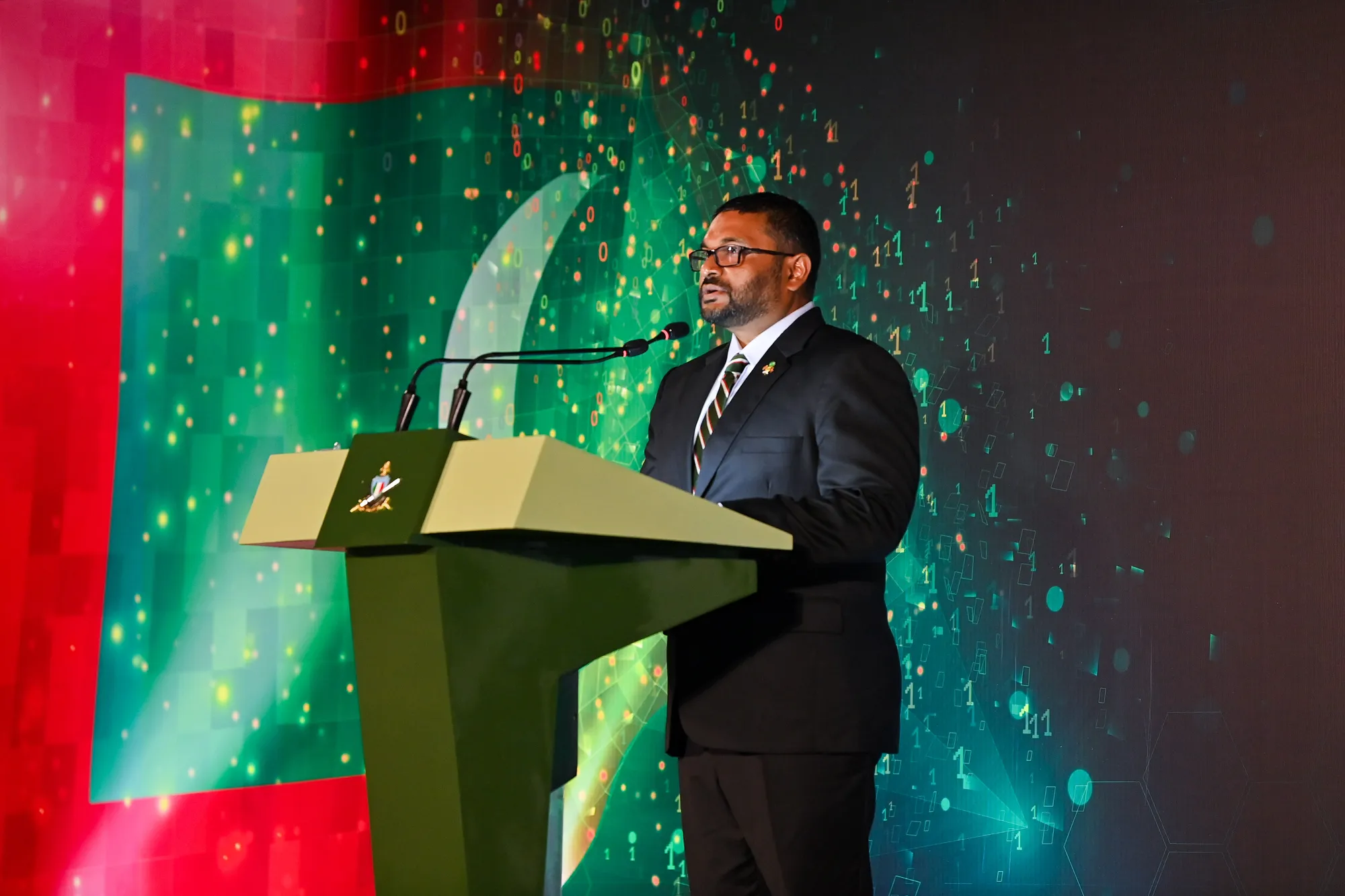 ޑްރޯންތަކާއި އެކު ދިވެހި ސިފައިން ރައްކާތެރިކަމާއެކު ތިބެގެން ރައްޔިތުންނަށް ދޭންޖެހޭ ޚިދުމަތްތައް ދެވޭނެ: ވަޒީރު ޣައްސާން