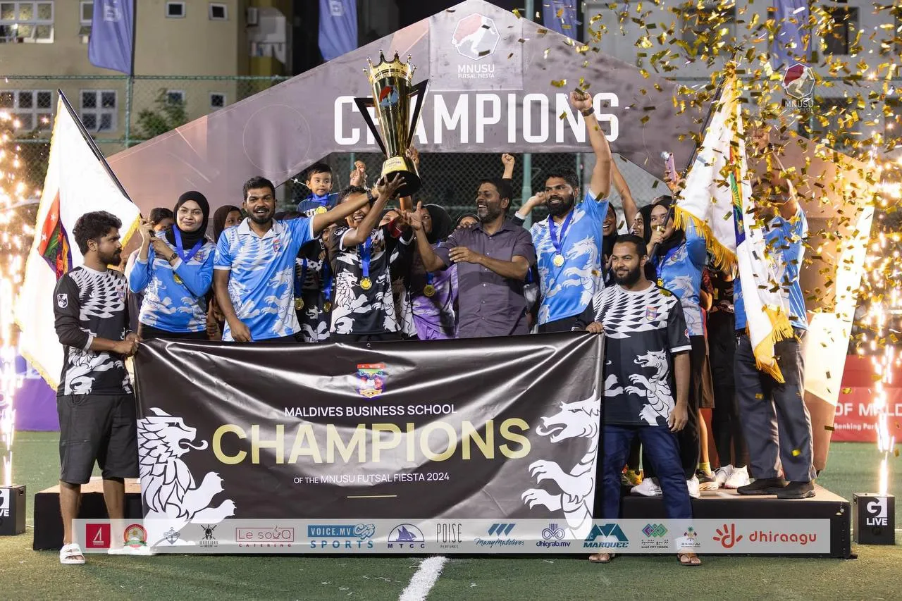 Maldives Business School (MBS) awarded the championship trophy (Photo/MNU SU)