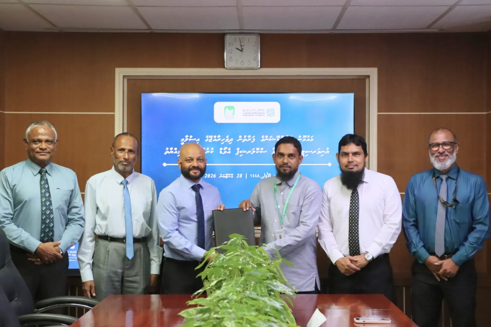މައުމޫން ފައުންޑޭޝަނުން އައިޔޫއެމްގެ ދަރިވަރަކަށް މަތީ ތަޢުލީމުގެ ސްކޮލަރޝިޕެއް