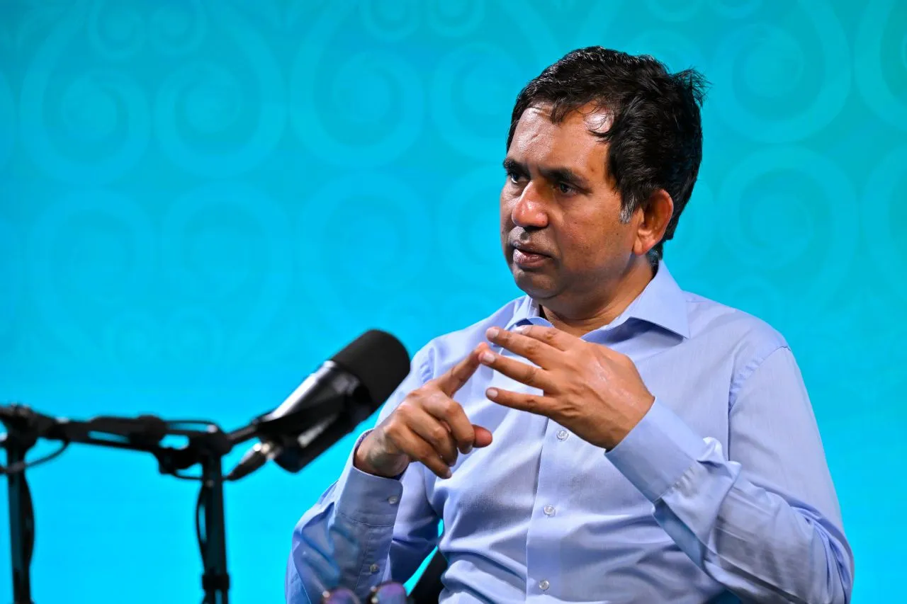 ސިޔާސީ ޚިޔާލުތަފާތުވުންތަކުގެ ތެރެއިން އިންވެސްޓަރުންނަށް އަމާޒުކޮށް ކެމްޕޭން ހިންގުން ހުއްޓާލުމަށް މިނިސްޓަރ ސަޢީދު ގޮވާލައްވައިފި 