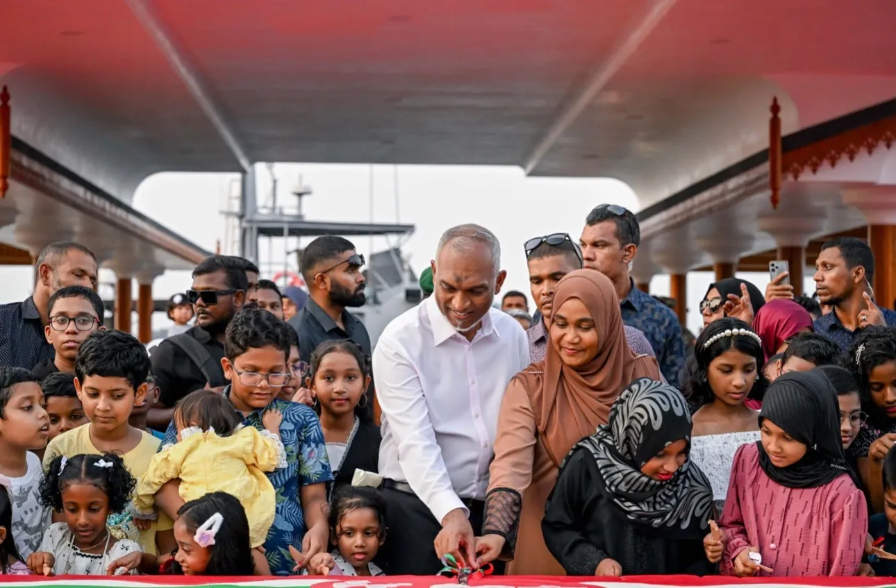President Dr. Muizzu with children (Photo/President's Office)