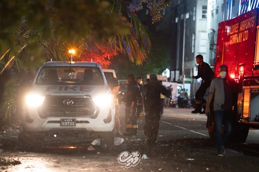 އަލިފާން ނިއްވަން އުޅުނު ތިން ފުލުހަކަށް ދުމުގެ އަސަރުކޮށްގެން ފަރުވާދެނީ