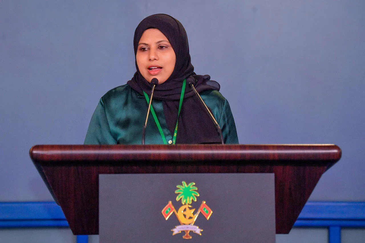 ރައީސް މުޢިއްޒު މެންބަރުންނަށް ފައިސާ ދިން ކަމަށް ބުނާ ވާހަކަތައް ސަރުކާރުން ދޮގުކޮށްފި