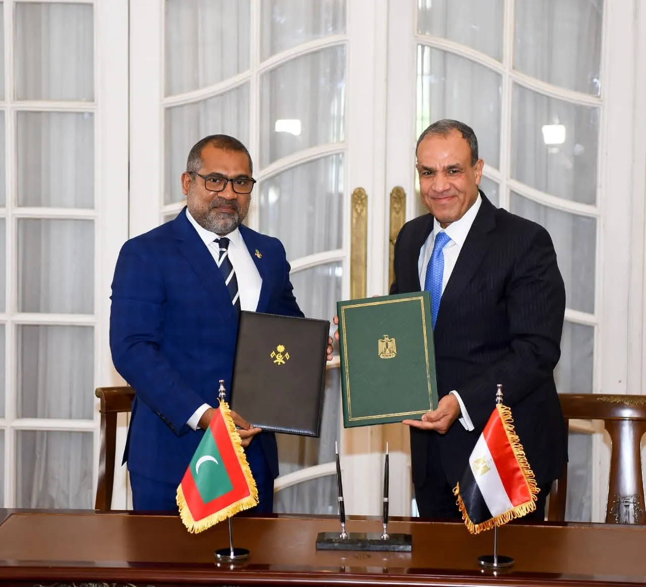 Maldivian Foreign Minister Dr. Abdulla Khaleel (left) and Egyptian Foreign Minister Dr. Badr Abdelatty during the MoU signing ceremony (Photo/Foreign Ministry)