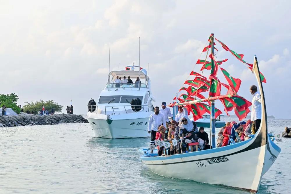 President Dr. Muizzu being welcomed in an island (Photo/President's Office)