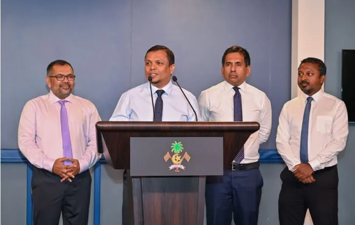 ޑޮލަރުން އާމްދަނީ ލިބޭ ކުންފުނިތަކުން ދައުލަތަށް ދައްކަންޖެހޭ ފައިސާ ޑޮލަރުން ދެއްކުމަށް ލާޒިމްކުރުމަށް ސަރުކާރުން ނިންމައިފި