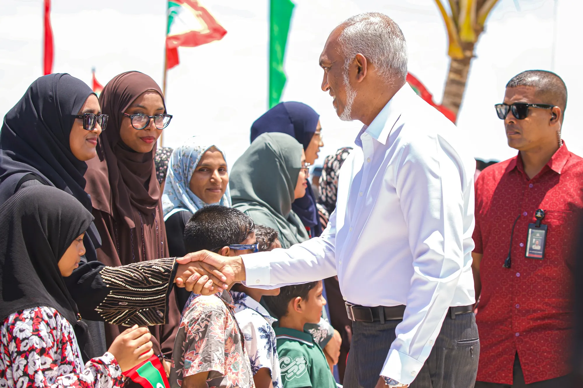 އއ.އަތޮޅަށް ކުރެއްވި ދަތުރުފުޅަށްފަހު ރައީސް ޑރ.މުއިއްޒު މާލެ ވަޑައިގަންނަވައިފި