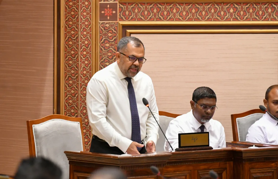 އަންނަ އަހަރު ހުރިހާ ރަށެއްގައިވެސް މަޝްރޫއުތައް ހިންގާނެކަމުގެ ޔަގީންކަންދެން: ވަޒީރު ޒަމީރު