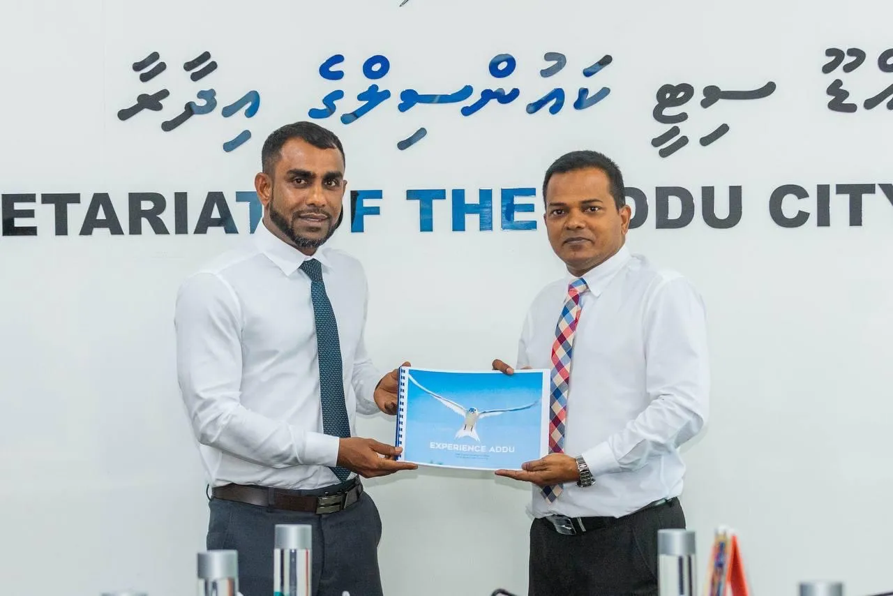 Tourism Minister Ibrahim Faisal (left) and Addu City Mayor Ali Nizar (Right) launch the 'Addu Asseyri Tourism Development Plan’ on Thursday. (Photo/Tourism Ministry)
