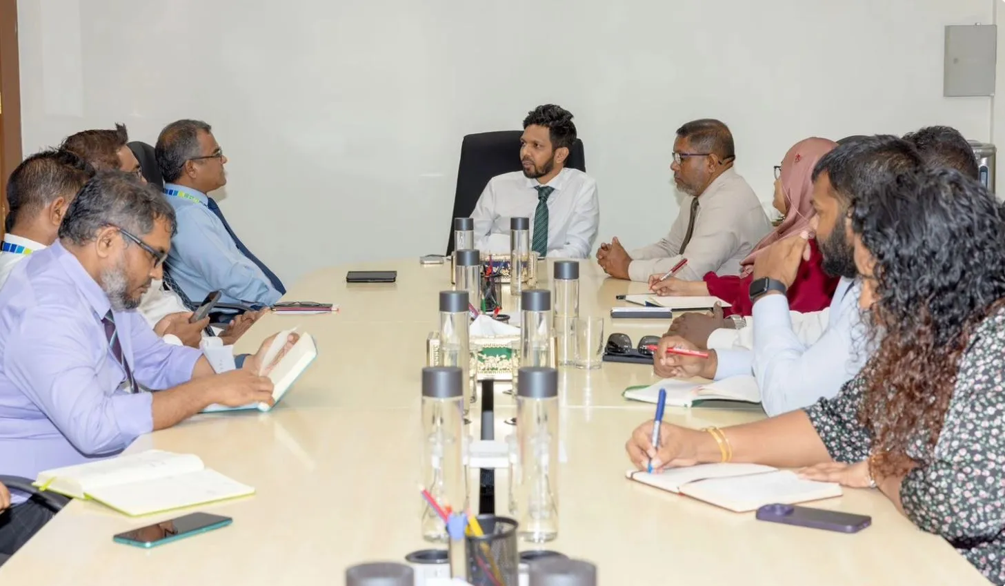 މާލެއާއި ވިލިމާލޭގެ މަގުތައް ތަރައްޤީކުރުމާ ގުޅޭގޮތުން މަޝްވަރާކޮށްފި