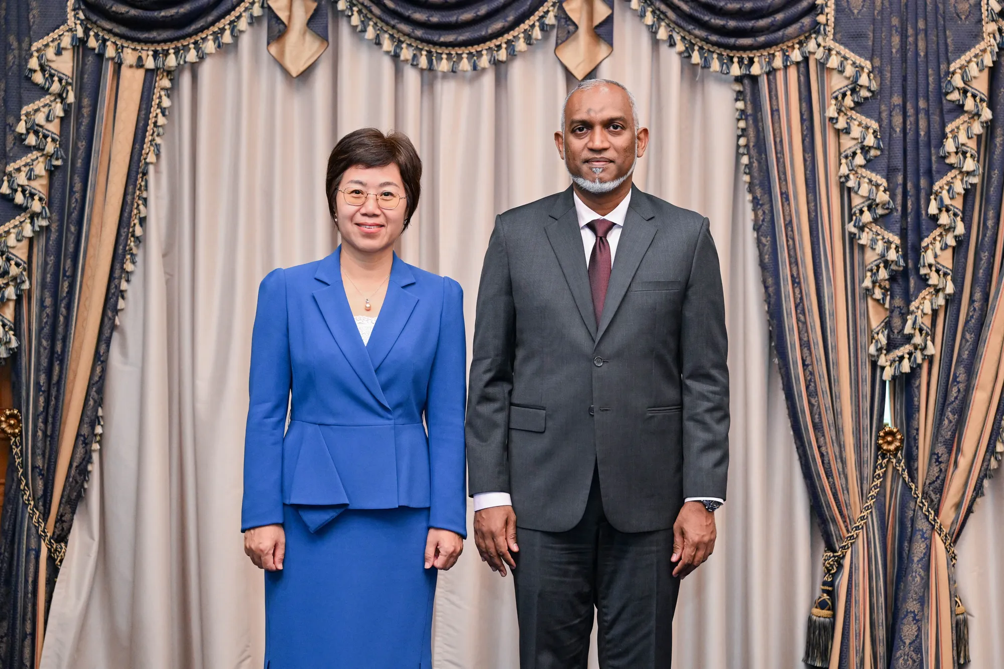 ޗައިނާ ސަފީރު، ރައީސް ޑރ.މުޢިއްޒުގެ އަރިހަށް ވަދާއީ ޒިޔާރަތެއް ކުރައްވައިފި