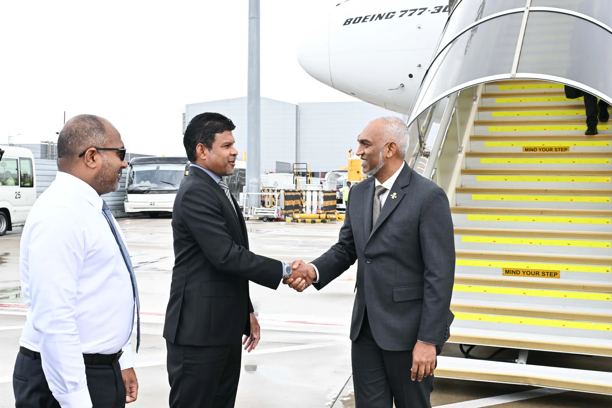 އިނގިރޭސިވިލާތައް ކުރެއްވި ދަތުރުފުޅު ނިންމަވާލެއްވުމަށްފަހު ރައީސް ރާއްޖެ ވަޑައިގެންފި
