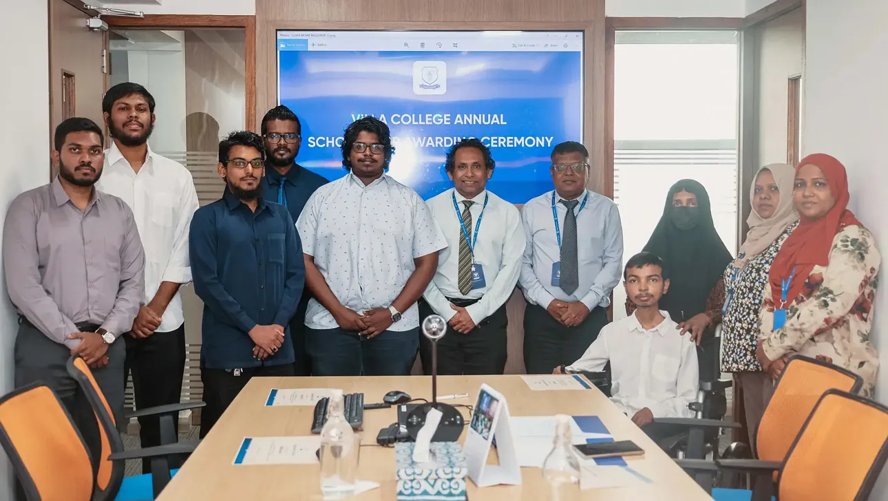 ވިލާ ކޮލެޖުގެ މިދިޔަ އަހަރުގެ ސްކޮލަޝިޕް 7 ދަރިވަރަކަށް ދީފި