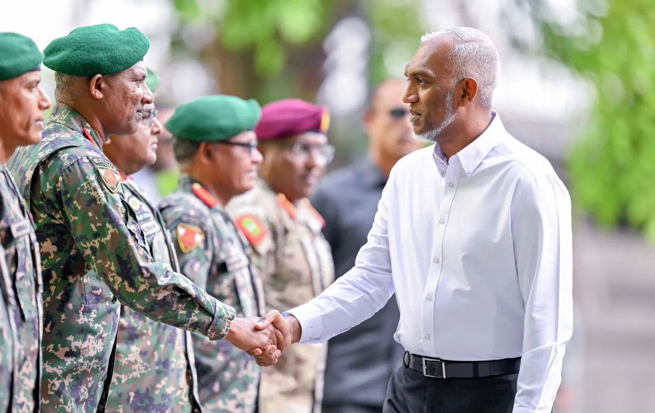 ސިފައިންގެ، އަމިއްލަ ނަފުސާ ޢާއިލާތަކަށްވުރެ އަބަދުވެސް އިސްކުރީ ޤައުމާއި ރައްޔިތުން: ރައީސް މުޢިއްޒު