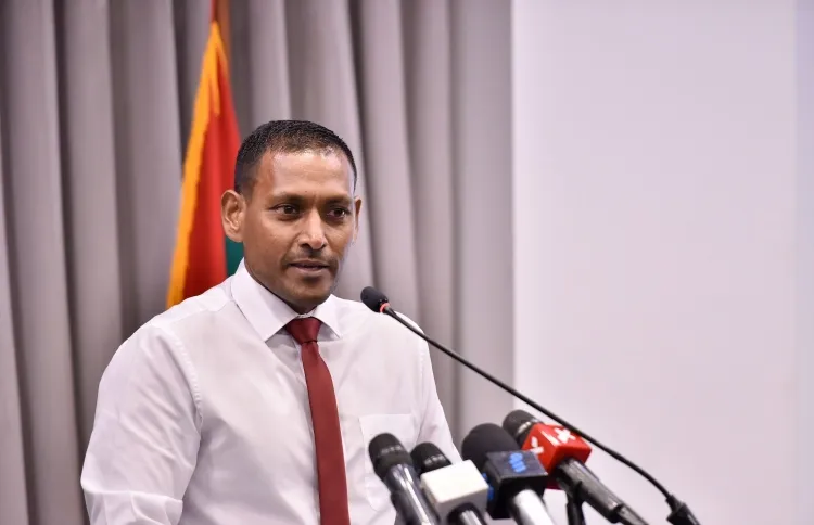 ޕީޖީ ޝަމީމަށް ހަމަލާދިންކަމުގެ ތުހުމަތުގައި ބަންދުކުރި ދެމީހުން ތަޙްޤީގު ނިމެންދެން ބަންދު