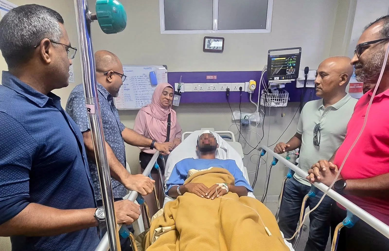 ގަސްތުގައި ސައިކަލު ޖެއްސުމުން ސީރިއަސް އަނިޔާތަކެއް ލިބުނު ފުލުސް މީހާގެ ގާތަށް މިނިސްޓަރު އިޙުސާން!