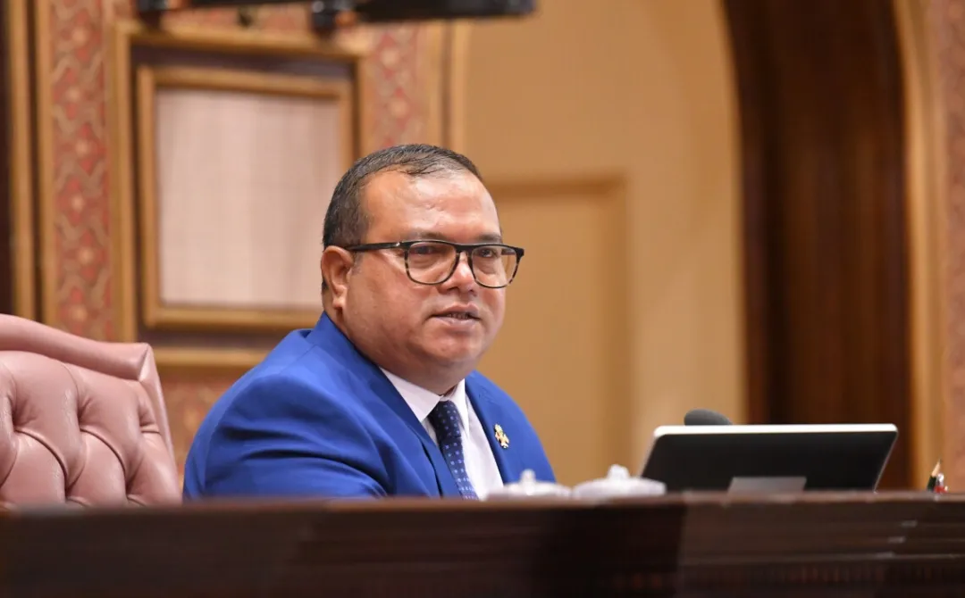 ދައުރުން ބޭރުގައި ޖަލްސާއެއް ބާއްވައިގެންވެސް ރުހުން ދިނުމުގެ މައްސަލަ ކުރިއަށް ގެންދަން ތައްޔާރު: އަސްލަމް