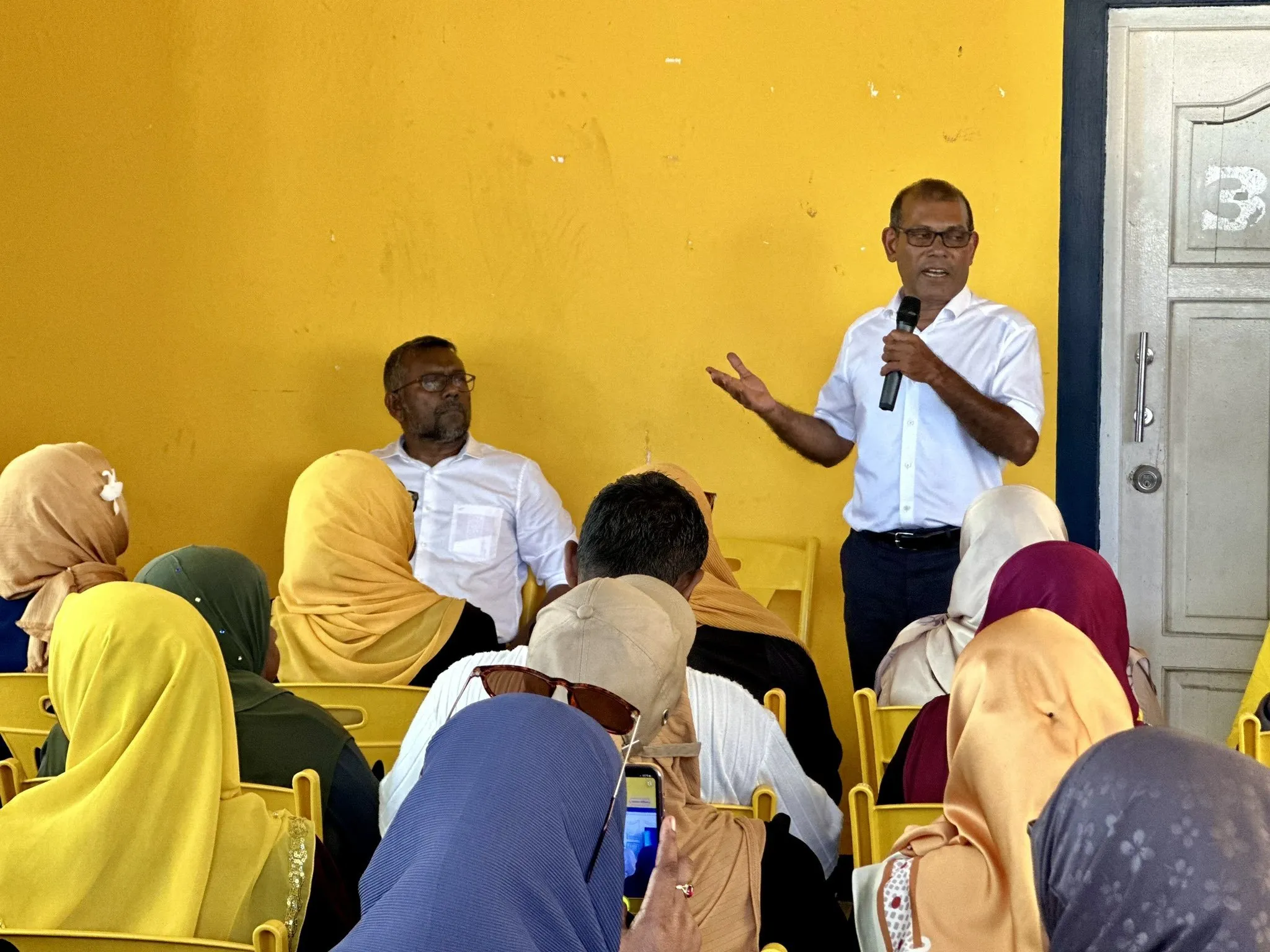 ގާނާގައި ހުރެފައި މިއައީ ވެރިކަން ބަދަލުކުރަން: ރައީސް ނަޝީދު