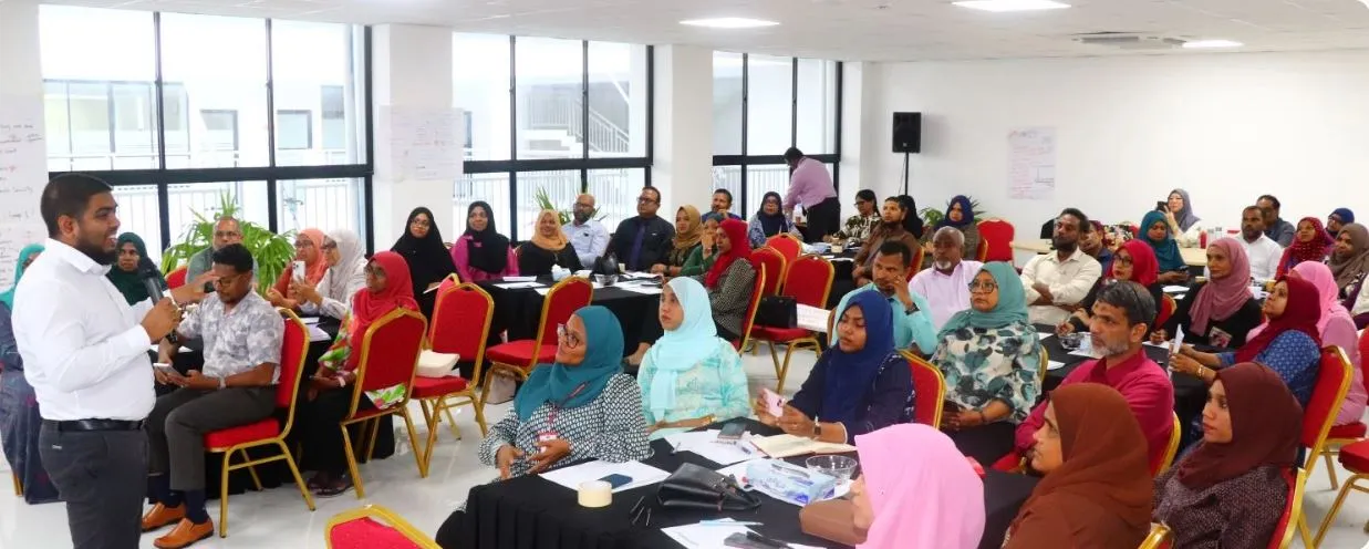 ޕްރިންސިޕަލުންނާއި ޑެޕިއުޓީ ޕްރިންސިޕަލުންނަށް ޚާއްޞަ ތަމްރީނު ޕްރޮގްރާމެއް ކުރިޔަށް ގެންގޮސްފި