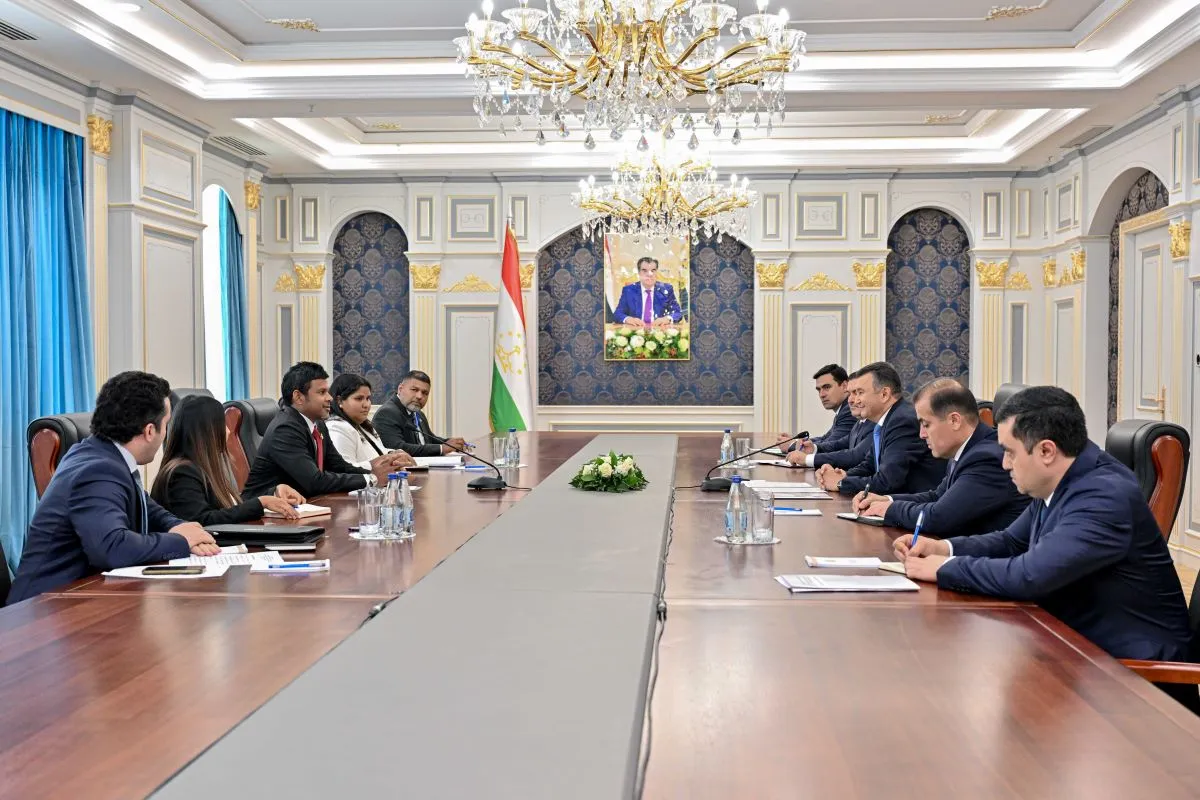 Vice President Uz. Hussain Mohamed Latheef in a meeting with Prime Minister of the Republic of Tajikistan, Kokhir Rasulzoda (Photo/President's Office)
