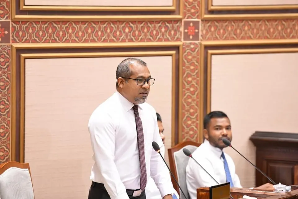 މިނިސްޓްރީ އާ ހަވާލުވިއިރު އެސްޓީއޯއަށް ދައްކަން ޖެހޭ 300 މިލިއަން ރުފިޔާ ހުރި: ޑރ.ޚަލީލް