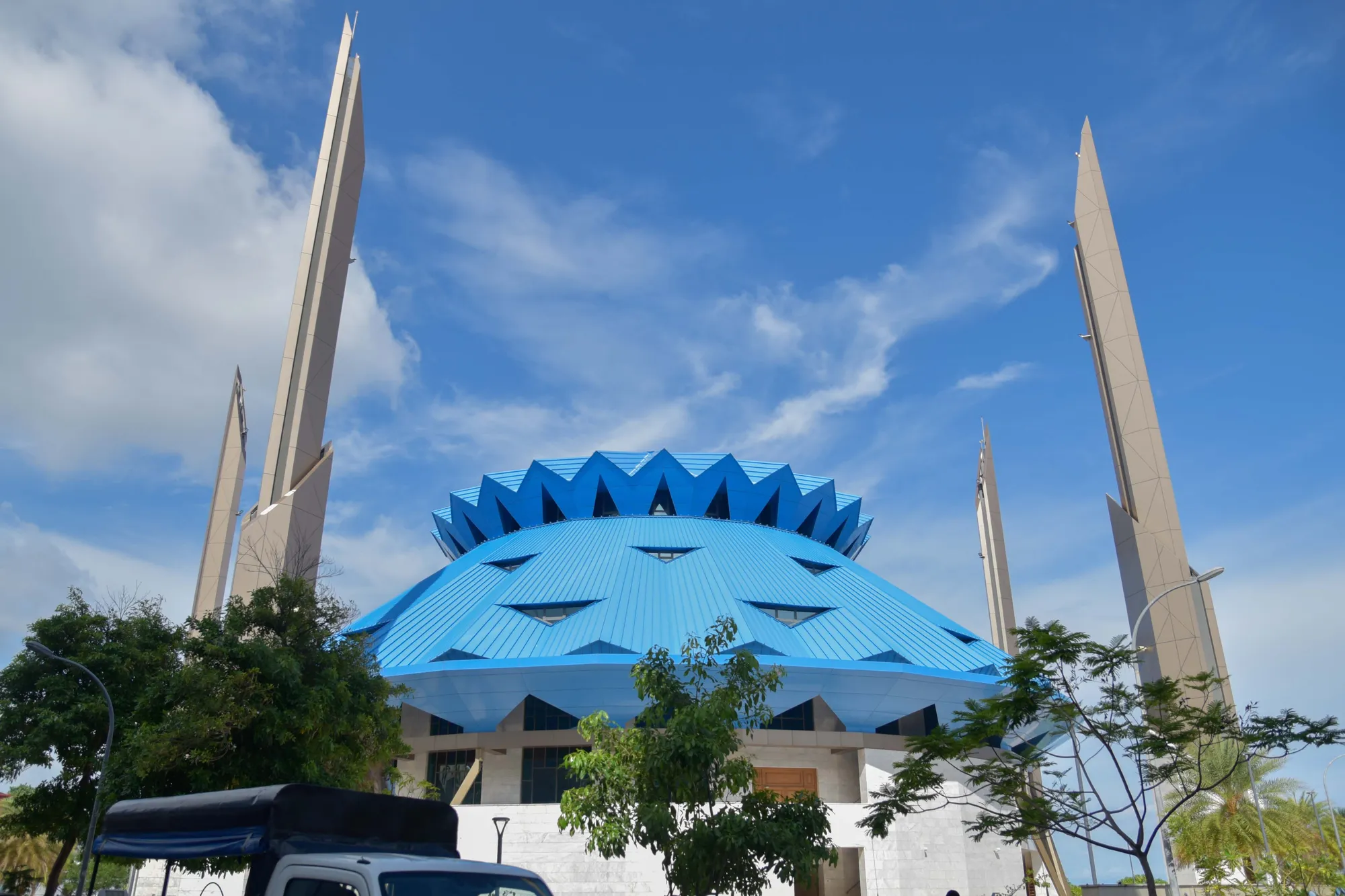ފަހު ދިހައެއްގައި މާލެ ސަރަހައްދުގައި އިއުތިކާފަށް ތިބެވޭ މިސްކިތްތަކާއި ދަމު ނަމާދު ކުރާ މިސްކިތްތައް އިއުލާންކޮށްފި