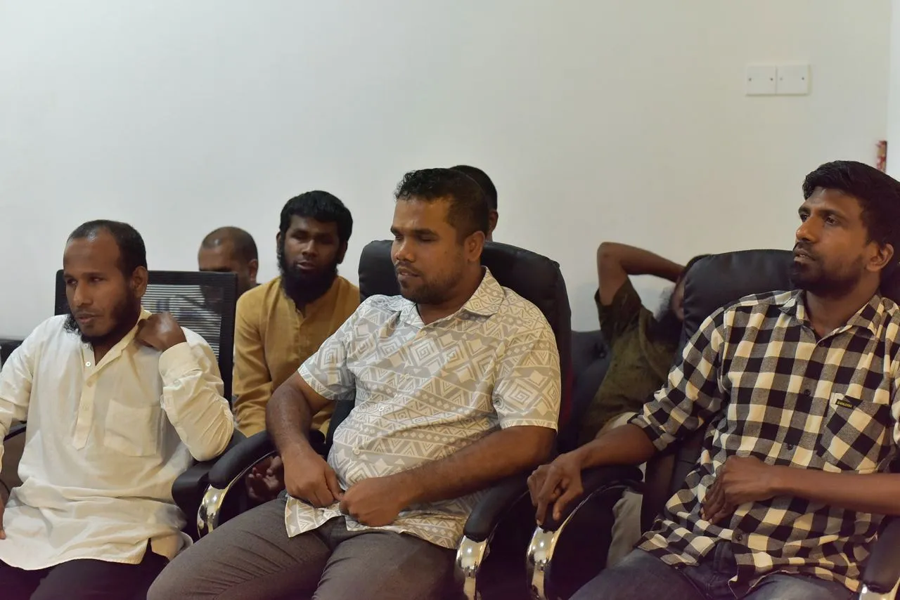 ފެނުމުގެ ނުކުޅެދުންތެރިކަން ހުންނަ ފަރާތްތަކުގެ ހައްގުގައި މަސައްކަތް ކުރާ ޖަމިއްޔާއެއް ބައެއް މެންބަރުން-- ފޮޓޯ/ ވޮއިސް