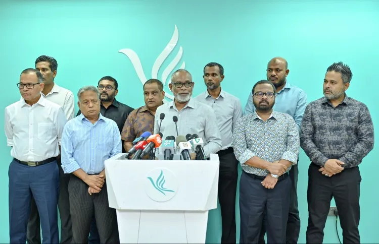 ހޯރަފުށީ ކައުންސިލުން މަޖިލިސް ކެމްޕޭނަށް ދައުލަތުގެ ވަސީލަތްތައް ބޭނުންކުރާ މައްސަލަ ބެލުމަށް ގޮވާލައިފި!
