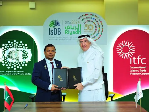 Finance Minister Dr. Shafeeq (Left) and CEO of ITFC, Eng. Hani Salem Sonbol (Right)