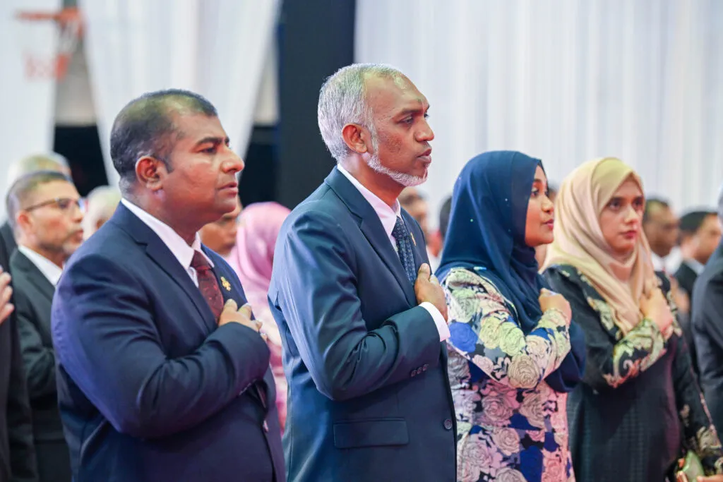 ޤައުމީ ސަލާމް ކިޔުން ހުއްދަ ކަމަށް ބުނެ ފަތުވާ ކޮމިޓީގެ ބަސް ނެރެފި!