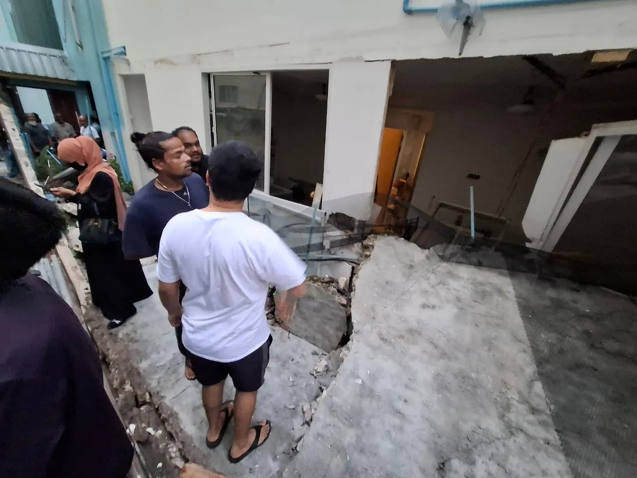 ބައެއްގެ އިހުމާލުން މ. ތަކަންދޫ، ފާރުން ބޮޑު ބައެއް ވެއްޓި ވަރަށް ގެއްލުން ވެއްޖެ