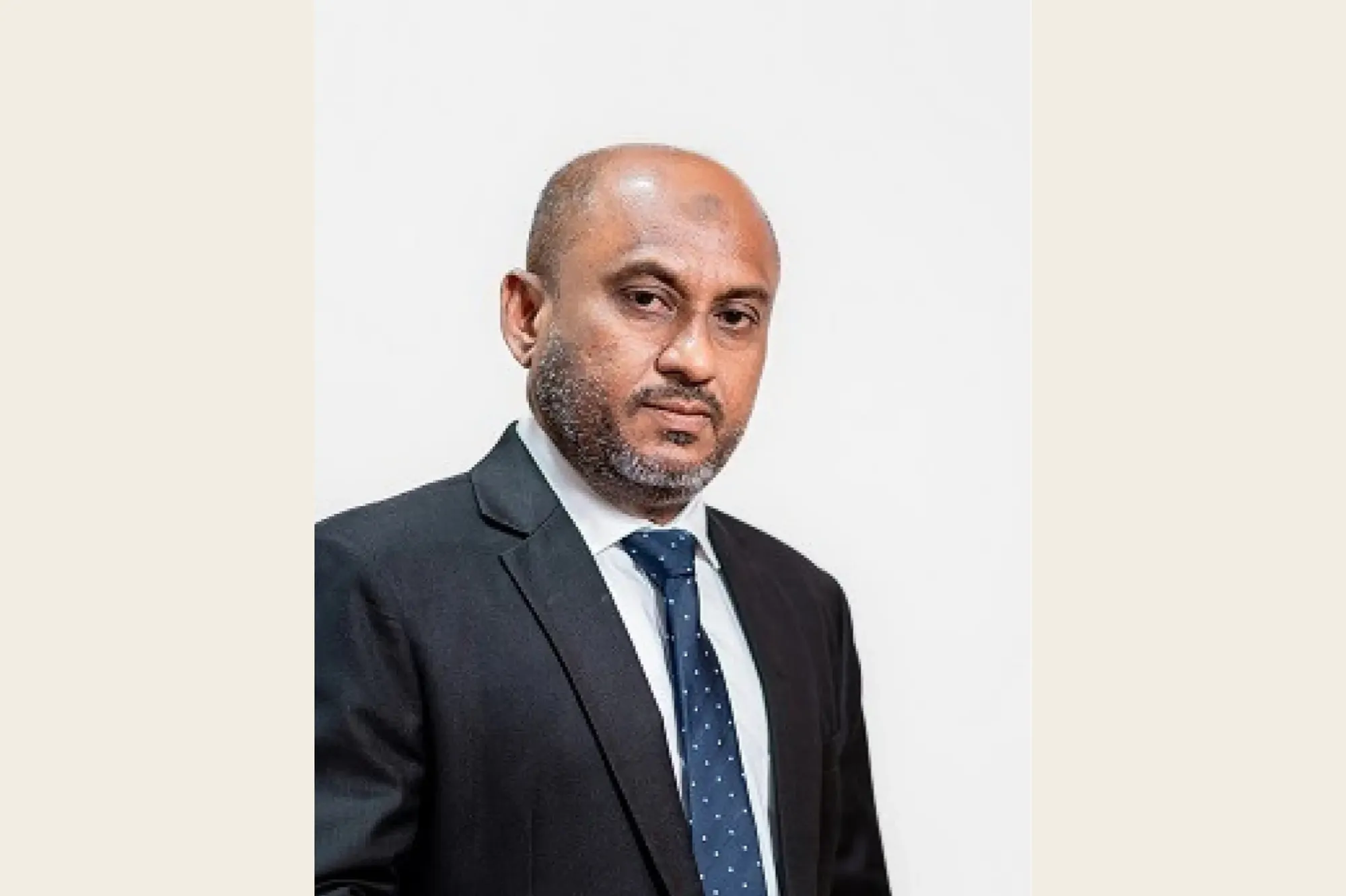 މިފްކޯގެ ޗެއާމަން މަސްވެރިކަން ކުރިއަރުވާ ކުންފުނީގެ ޗެއާމަނަކަށް ބަދަލުކޮށްފި