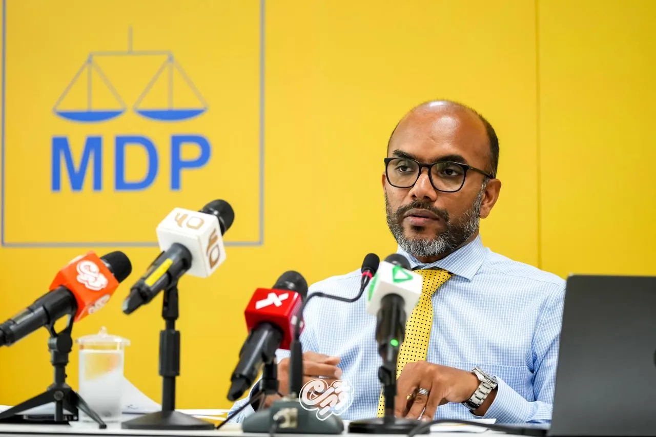 މިއަހަރު ތެރޭ އައު ފިނޭންސް މިނިސްޓަރެއް އައްޔަންކުރާނެ: އަމީރު