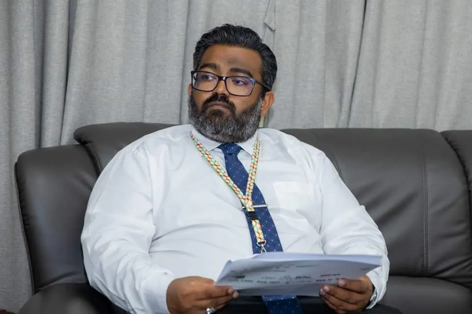 40 އަހަރު ނުނަގާ ވަރަށް ދަރަނި ނަގައި، ގައުމު އަނދަވަޅަކަށް ވައްޓާލީ ޞާލިހު: ހަމްދާން